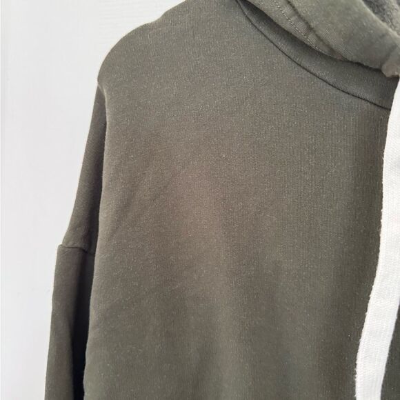 Army green size small hooded sweatshirt - Picture 2 of 4